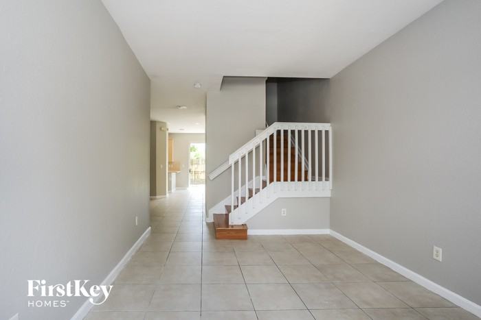 623 Ne 21st Ter - Photo 3 of 14