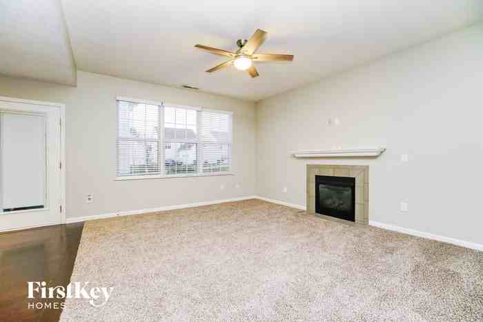 4015 Peregrine Pass Dr - Photo 2 of 15