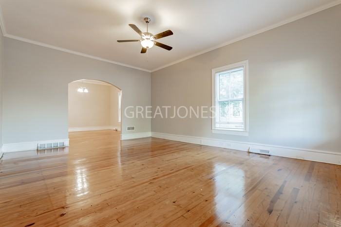 3213 River Dr - Photo 3 of 11