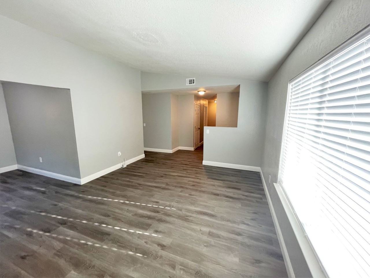 960 Pembroke Way - Photo 2 of 11