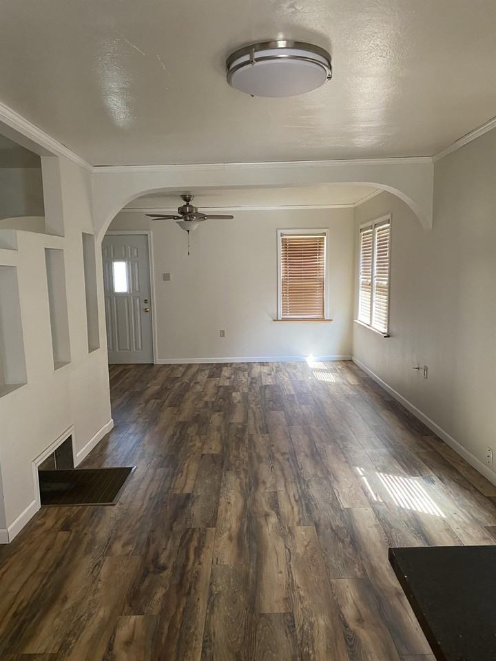 506 14th St #1 - Photo 2 of 26