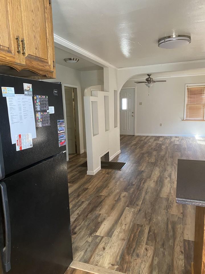 506 14th St #1 - Photo 3 of 26