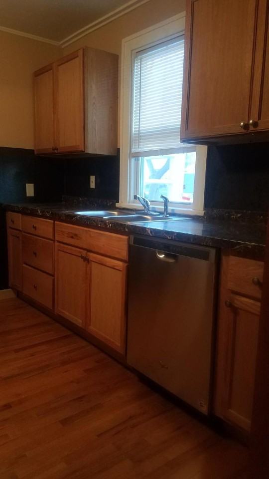 1102 Leavitt St #1 - Photo 3 of 19