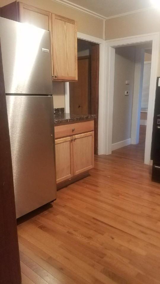 1102 Leavitt St #1 - Photo 4 of 19