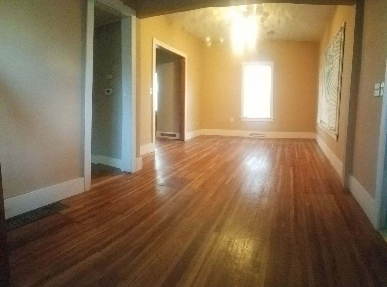 1102 Leavitt St #1 - Photo 5 of 19