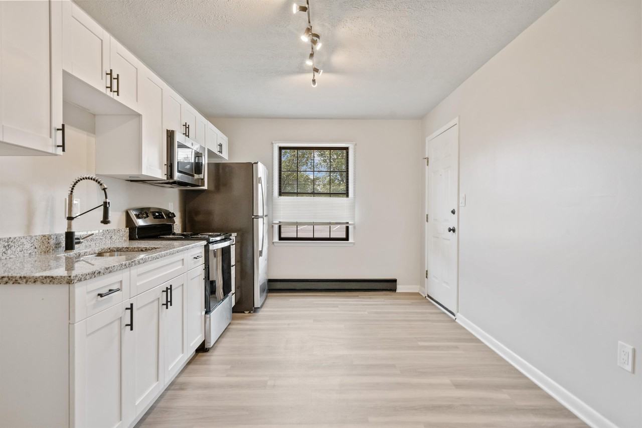 2520 Bradford Ct #2520 - Photo 2 of 50