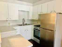 featured image of 310 W Thatcher St