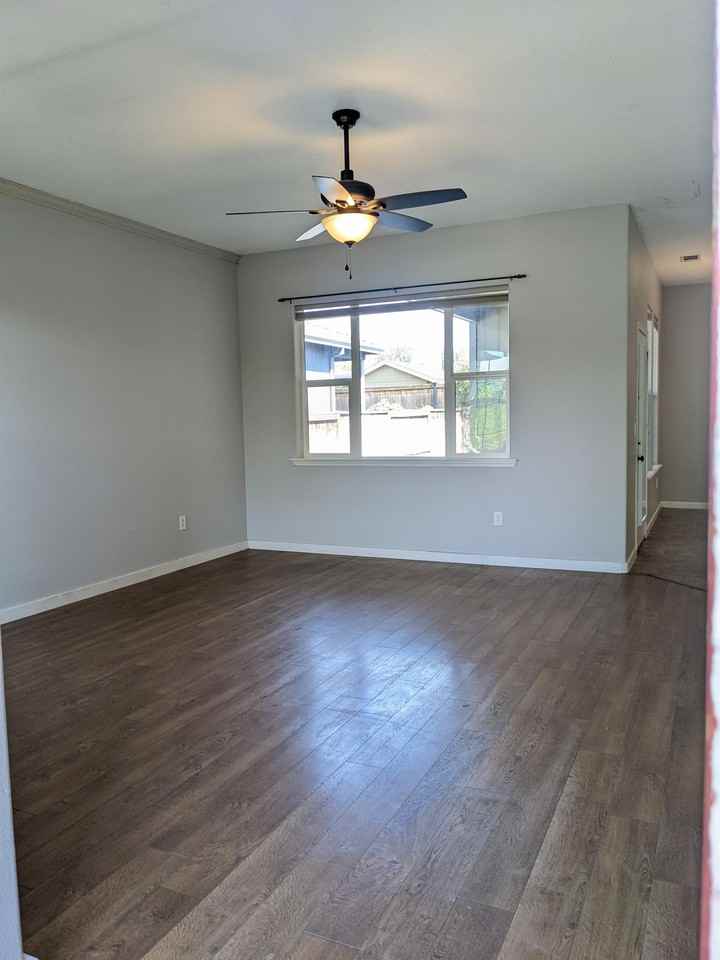 7422 Greystone Dr #1 - Photo 4 of 22