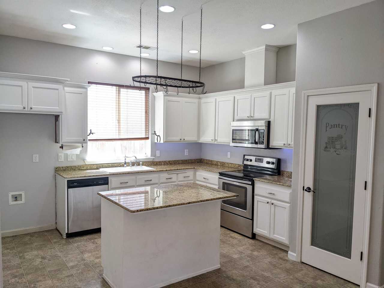 7422 Greystone Dr #1 - Photo 7 of 22
