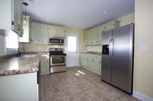 802 Williams Rd - Photo 3 of 14