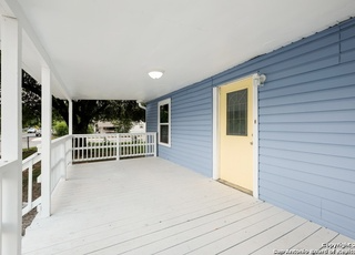 3206 W Houston St - Photo 2 of 6