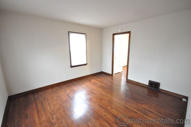 1180 King Ave - Photo 3 of 18