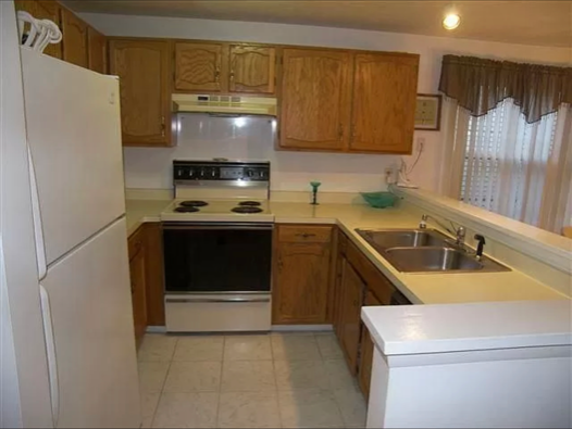 53 Westover Dr - Photo 3 of 4