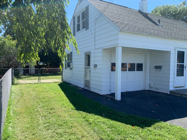 620 Roxford Rd S - Photo 3 of 24