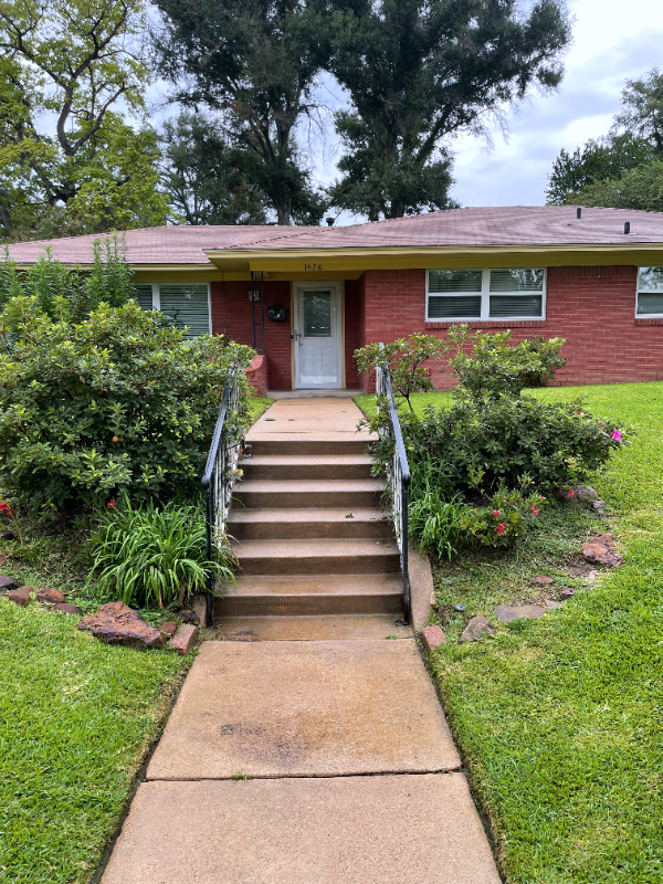 1426 Westfield St - Photo 2 of 28