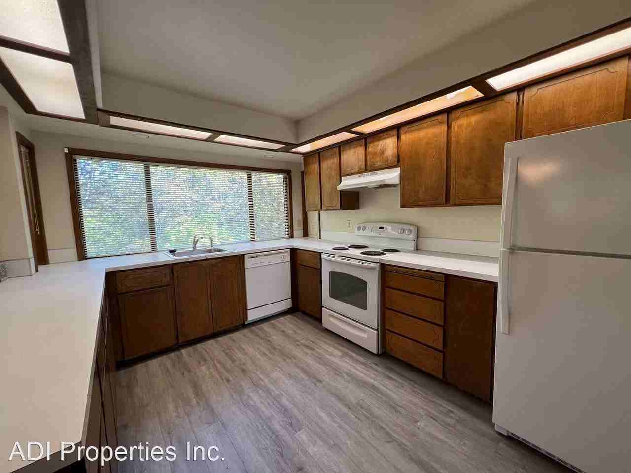 3041 SE TIMBERLAKE DR - Photo 3 of 5