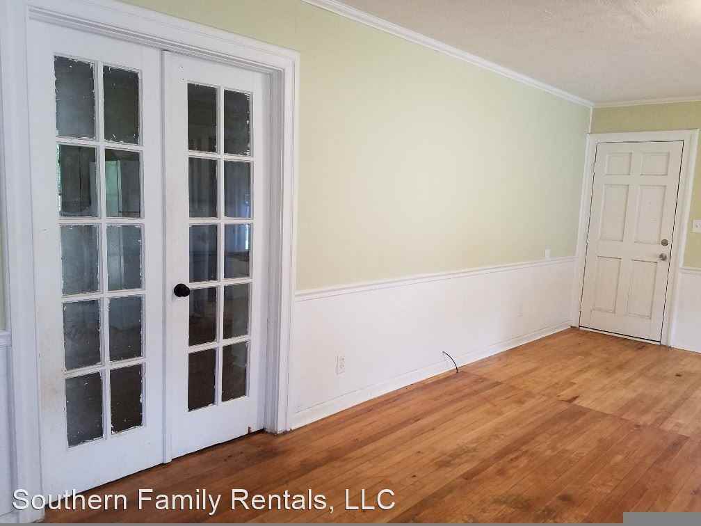 1005 Woodrow Ave - Photo 2 of 10