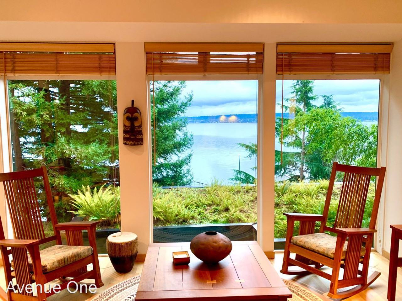 3134 E Laurelhurst Dr Ne - Photo 2 of 14