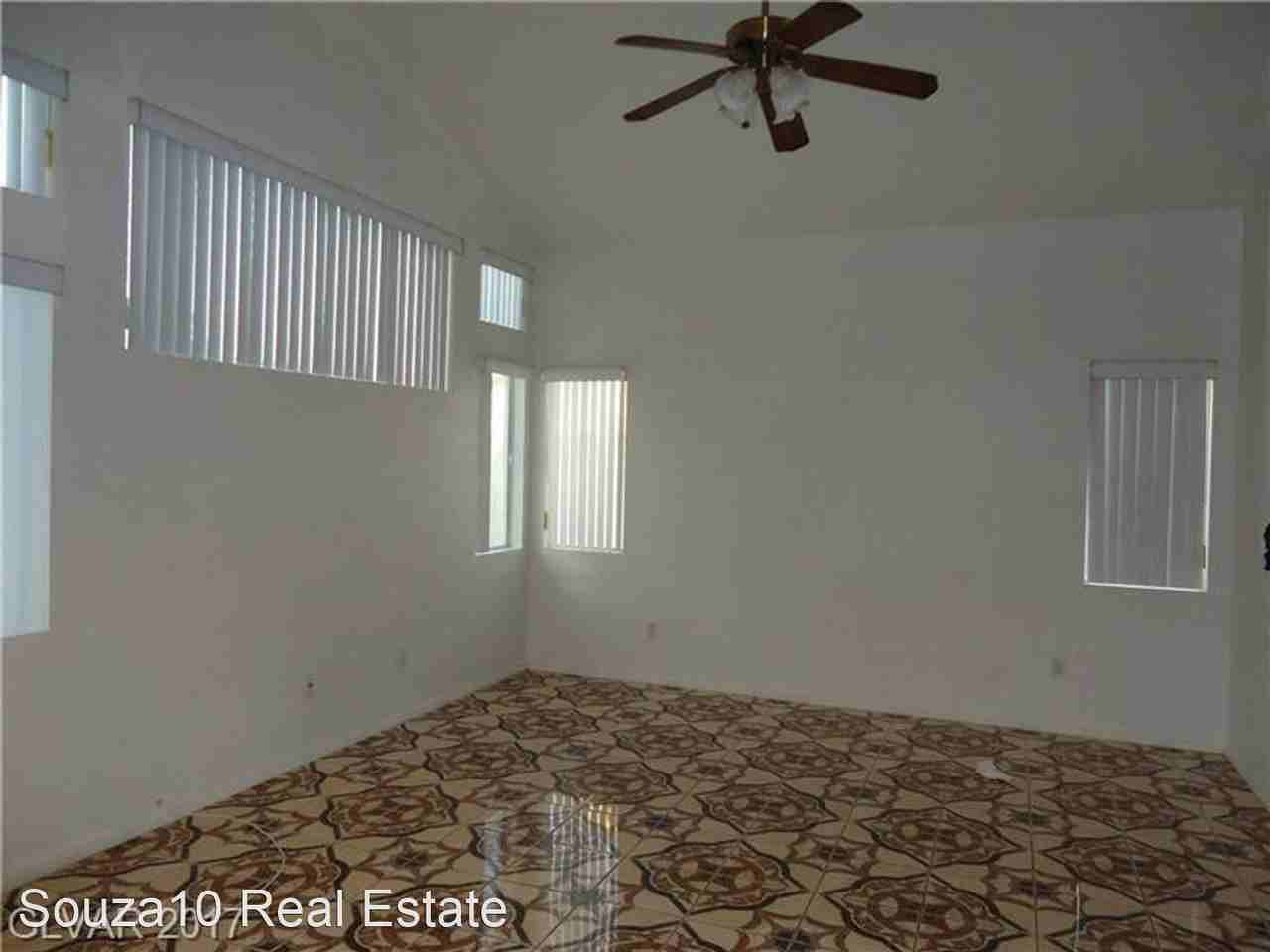 3114 Crownline Ct - Photo 3 of 21