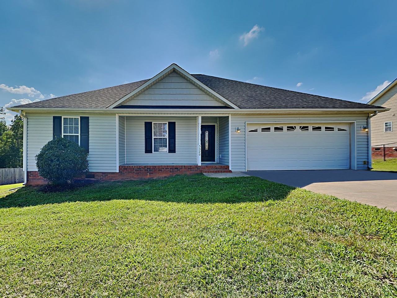 5320 Oaktree Dr - Photo 2 of 21
