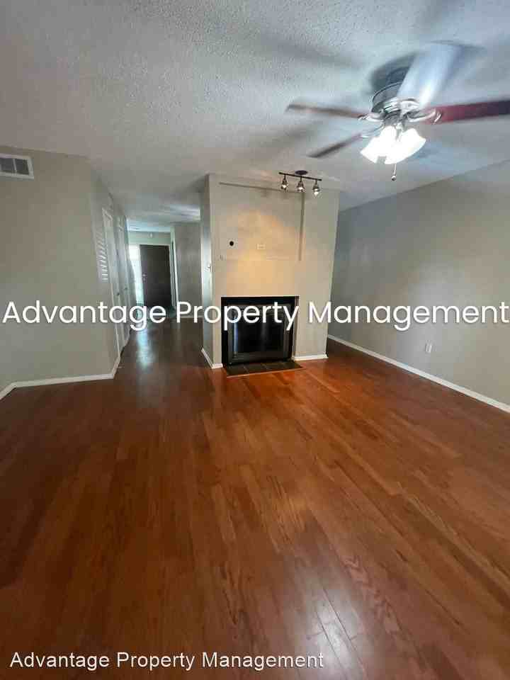 3095 Knob Hill Rd - Photo 3 of 18