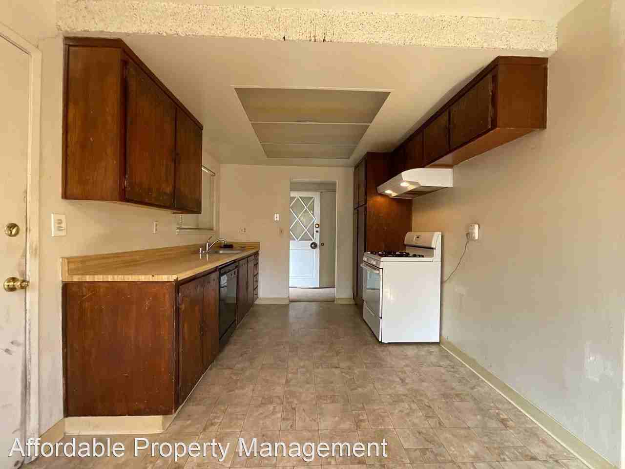 2169 Yosemite Dr - Photo 2 of 13