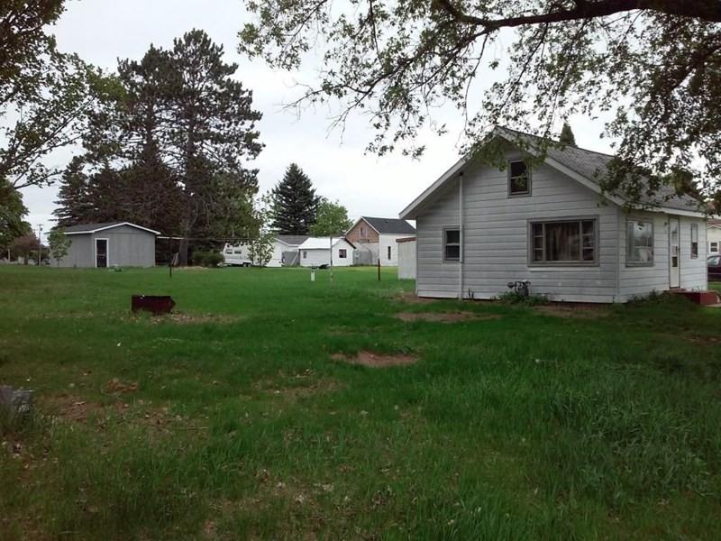 463 Sheridan St - Photo 2 of 8