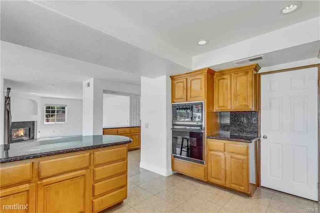 2410 Pointer Dr - Photo 2 of 10