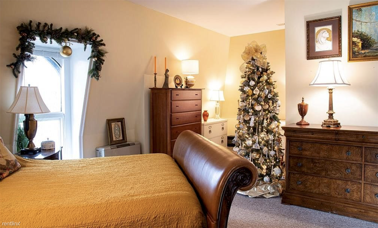 414 Franklin St - Photo 2 of 12