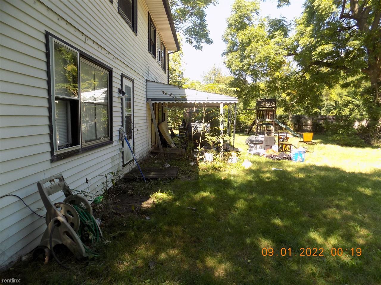 1919 Eagle Ct - Photo 2 of 3