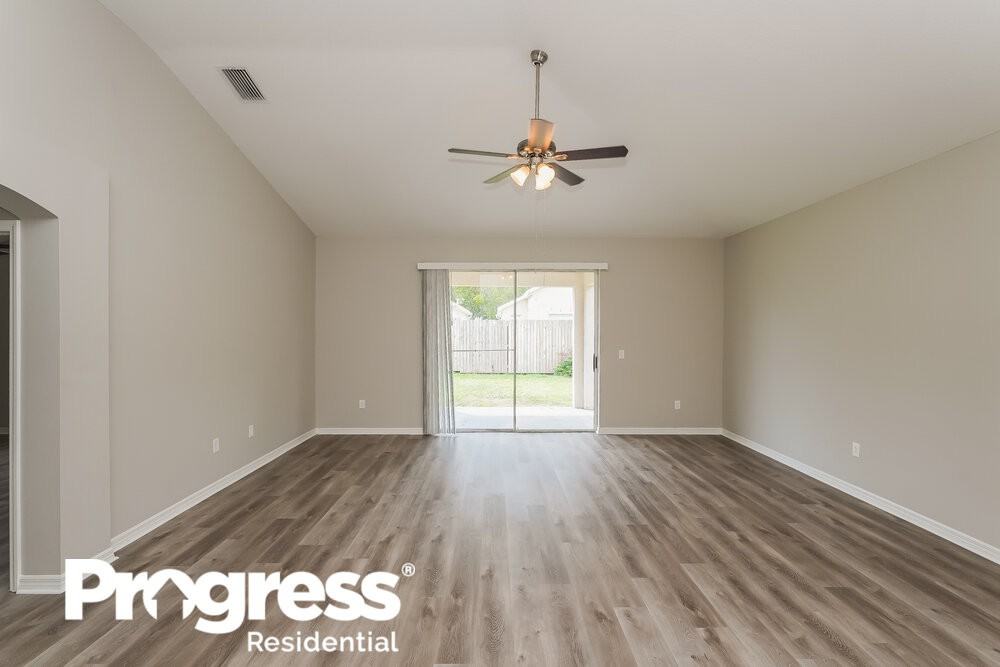 6814 Monarch Park Dr - Photo 3 of 16