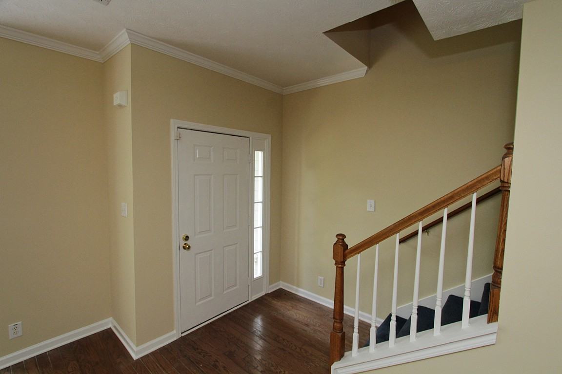 46 Stonehedge Ct - Photo 2 of 23