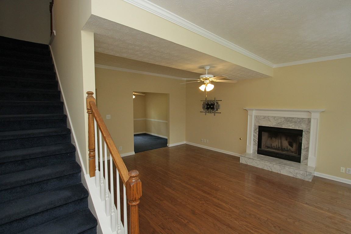46 Stonehedge Ct - Photo 3 of 23
