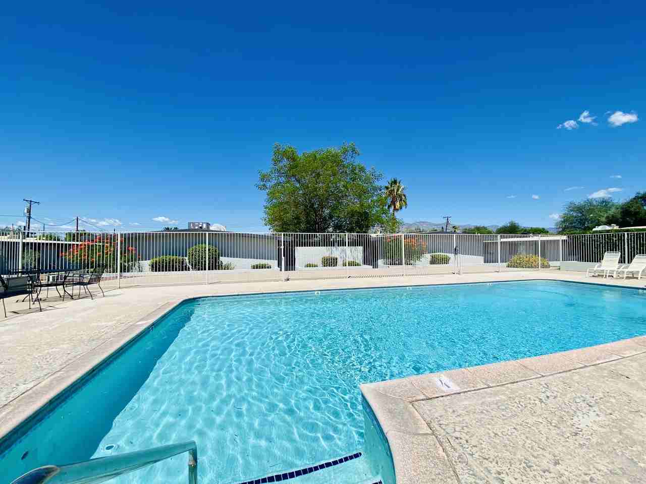 1401 E Adelaide Dr - Photo 2 of 15