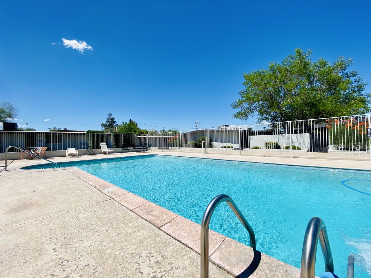 1401 E Adelaide Dr - Photo 3 of 15