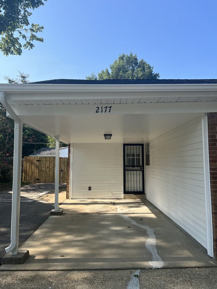 2177 Cedar Point Cv - Photo 2 of 37