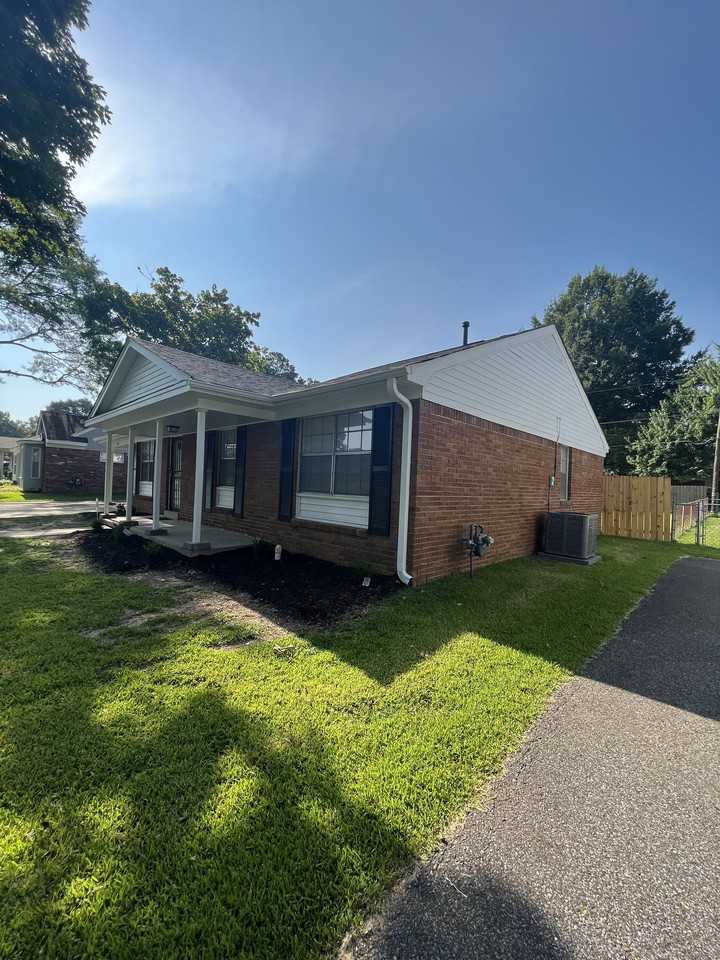 2177 Cedar Point Cv - Photo 3 of 37