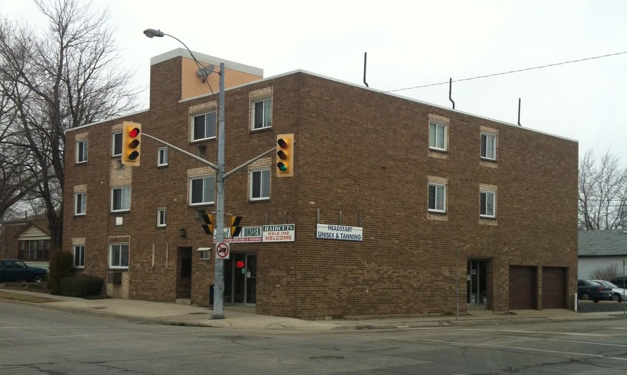 892 Campbell Ave - Photo 2 of 5