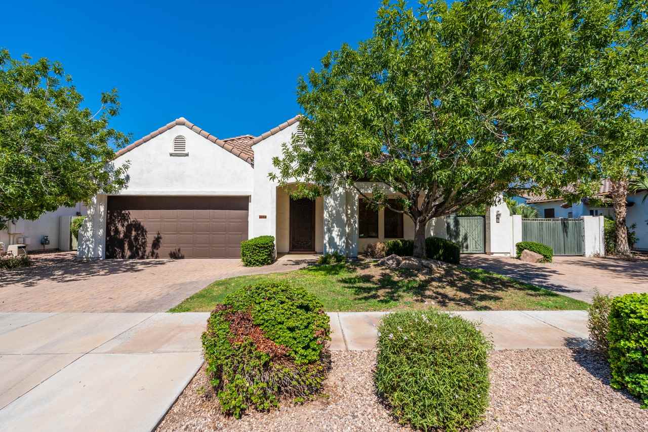 734 W Juniper Ln - Photo 2 of 32