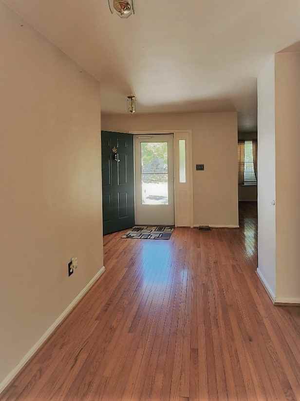 10610 Hunters Chase Ln - Photo 2 of 40