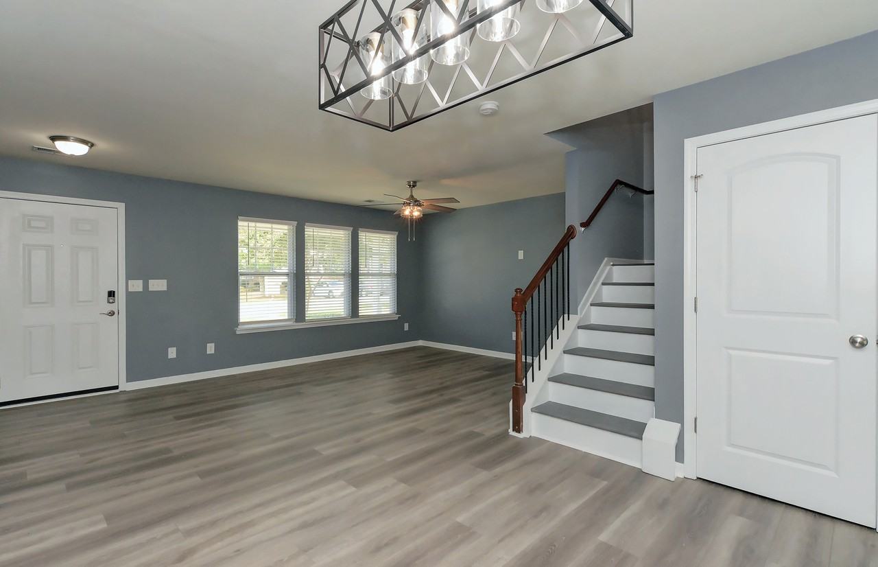 1329 Killashee Ct - Photo 3 of 12