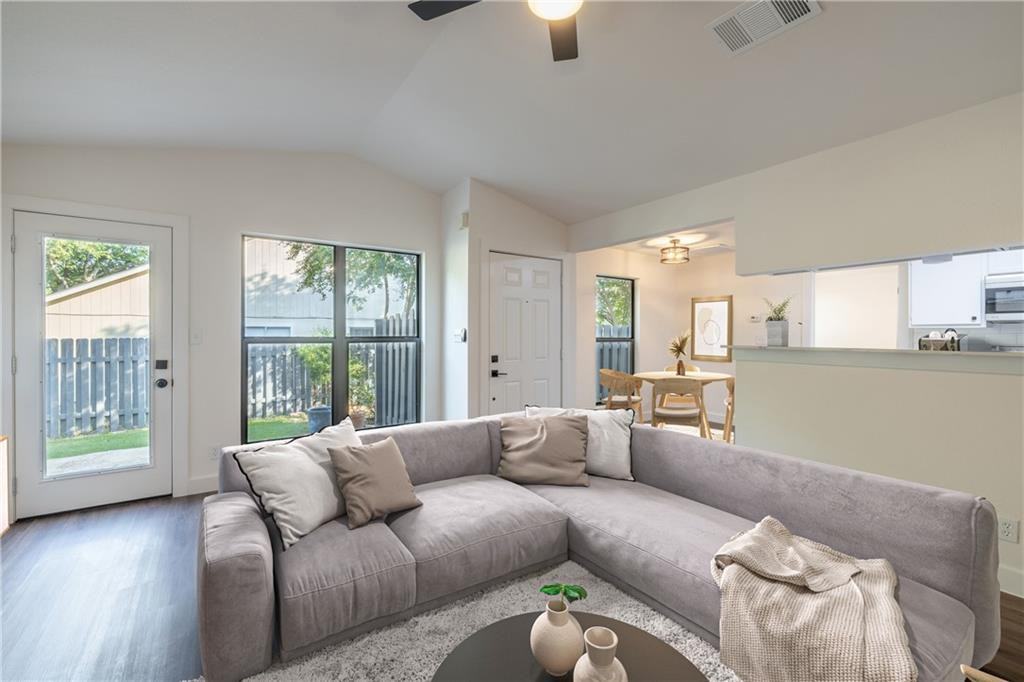 333 Fantail Loop - Photo 2 of 16