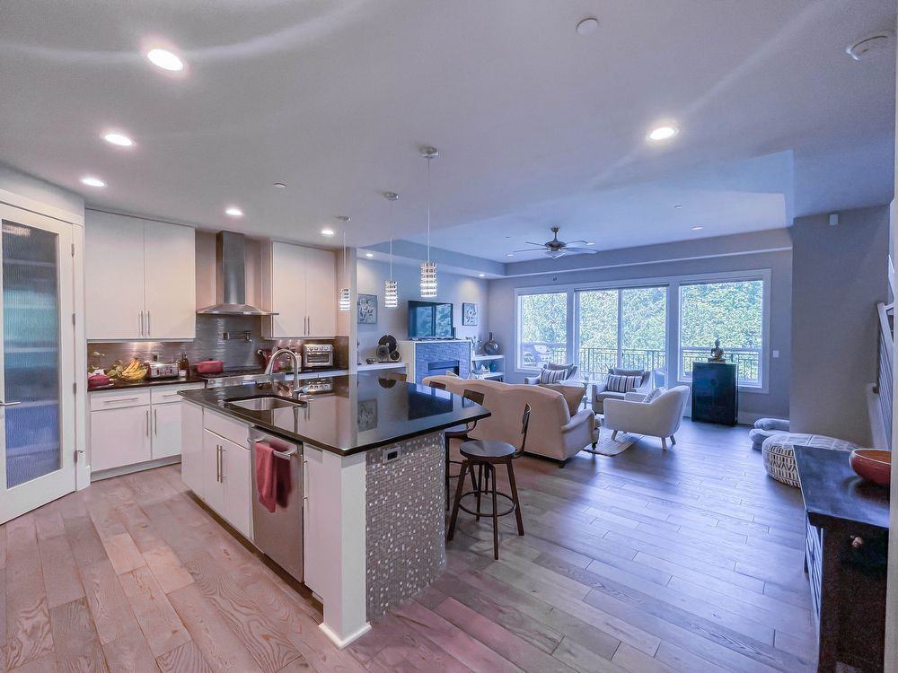 3127 Sw Champlain Dr - Photo 2 of 20