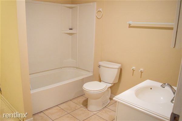 Riverside Commons One Bedroom - Photo 3 of 10