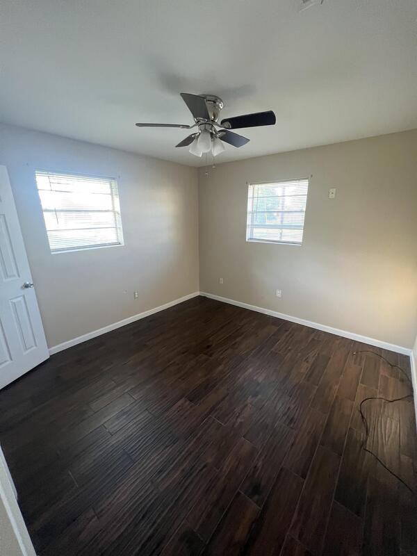 210 W Genie St - Photo 7 of 10