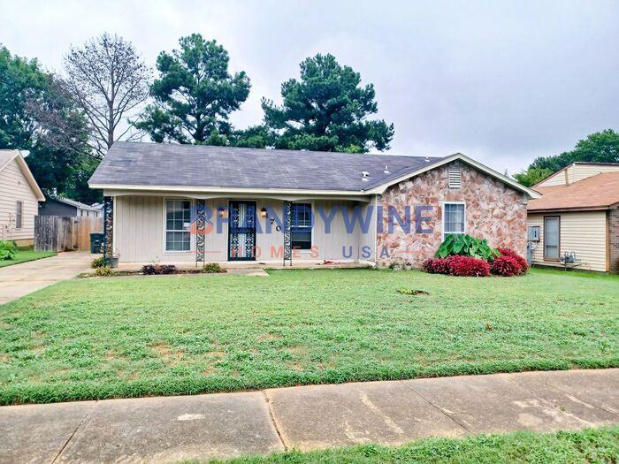 170 Sullivan Dr - Photo 2 of 15