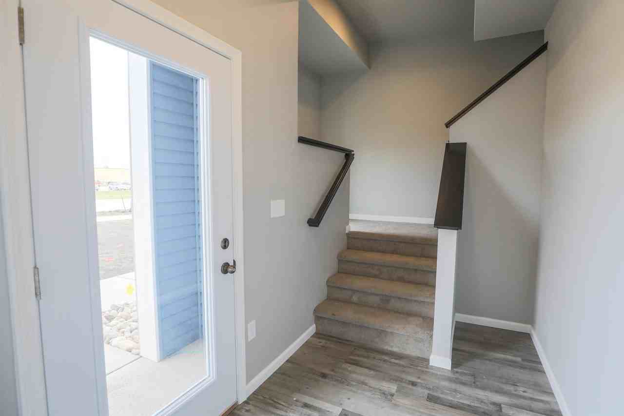 3309 6th Way E #B - Photo 4 of 33