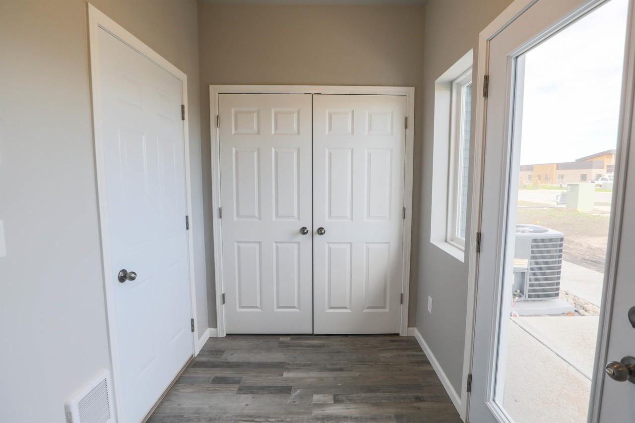 3309 6th Way E #B - Photo 5 of 33