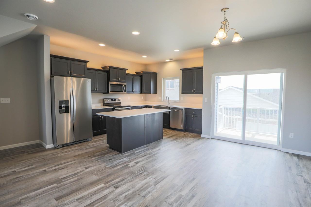3309 6th Way E #B - Photo 6 of 33