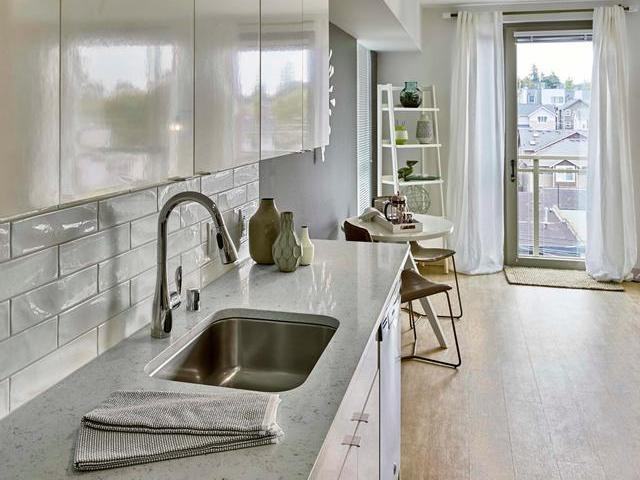 3801 Stone Way N - Photo 4 of 34